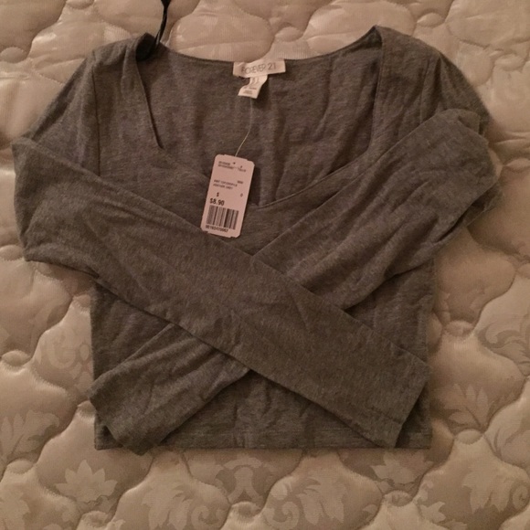 🔘 Forever 21 long sleeve crop top 🔘