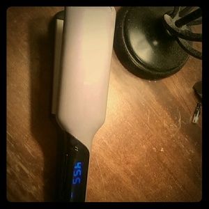 Remington flat iron