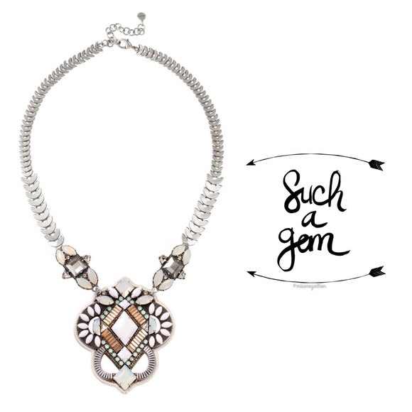 Kaia Pendant Necklace