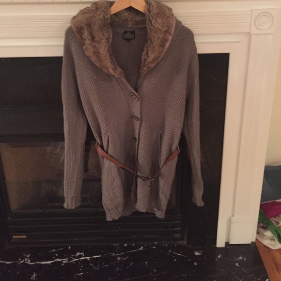 Gray "grandpa" sweater with faux fur collar