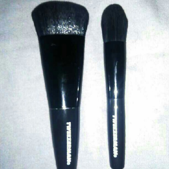 Tweezerman brushes