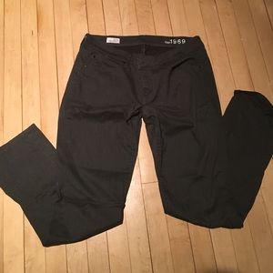 Gap real straight lightweight jeans