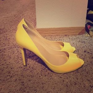 Yellow peep-toe heels