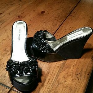 Steve Madden Size 8 black wedges