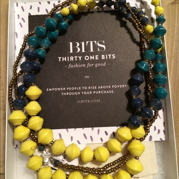 Two stringed multi colored necklace - Picture 2 of 2