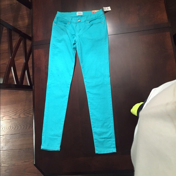 Aeropostale skinny straight leg, low rise jeans