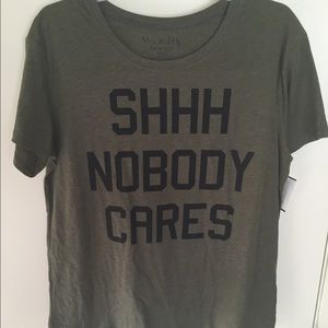 Cute graphic tee😊