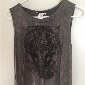 Adorable elephant tank top🐘