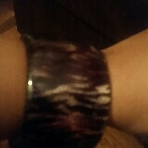 Jewelry - Picture 2 of 3