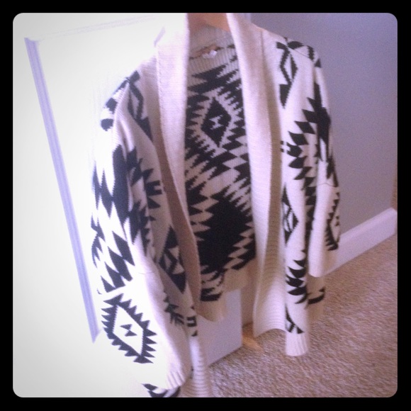 Aztec Patterned Sweater - Picture 1 of 1