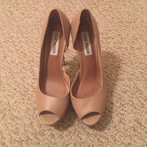 Steve Madden platform nude shoes