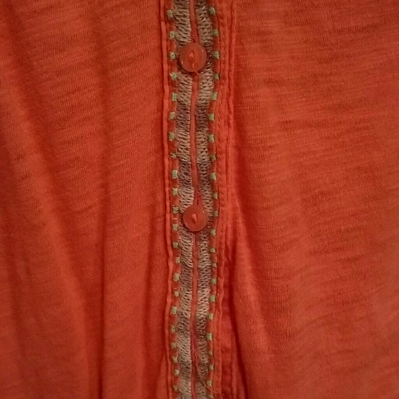 Top - Picture 2 of 4