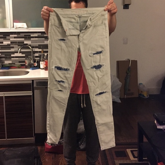 American Eaglie Light Wash jeans - Picture 1 of 4