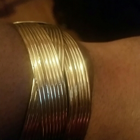 Jewelry - Picture 2 of 3