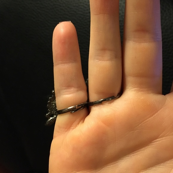 Double Finger Cocktail Ring - Picture 2 of 4