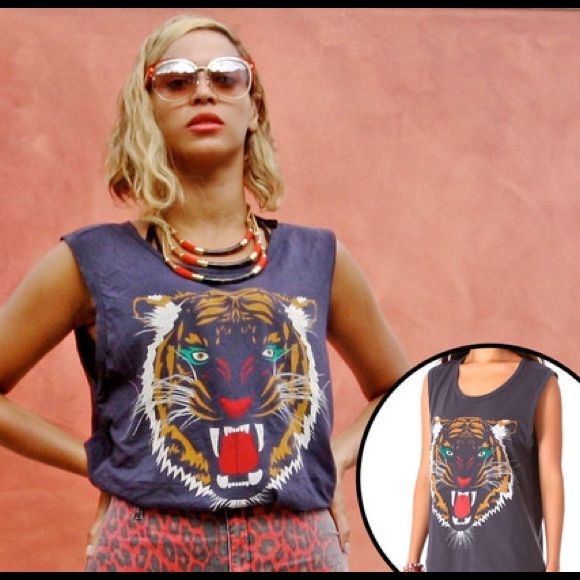 Lovers + Friends Tops - As seen on Bey. Size small wildcat tee