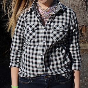 Forever 21 Tops - Black & White Checkered Button Up Forever 21 Tops - Black & White Checkered Button Up