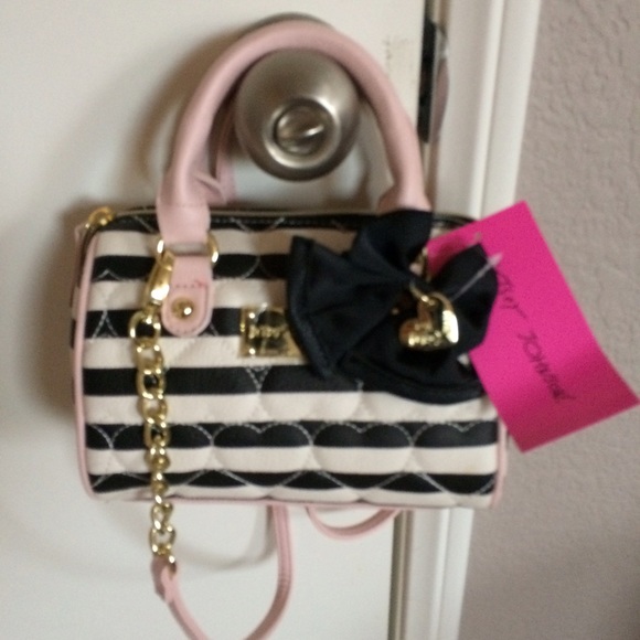 🎉HP🎉 Betsey Johnson adorable crossbody bag! - Picture 2 of 4