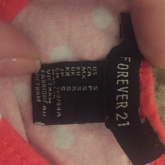 HOLD - Pretty Crop Top - Picture 2 of 2