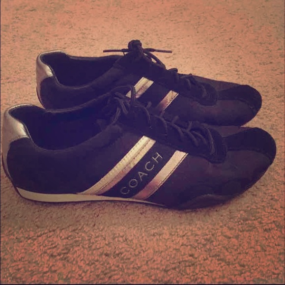Authentic coach sneakers🎀