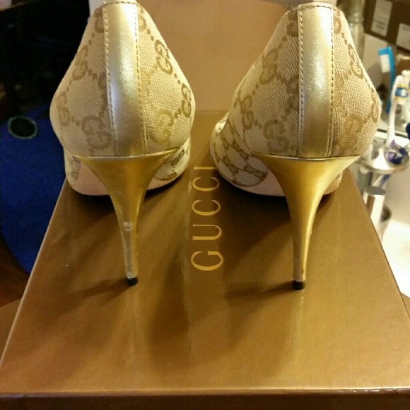 Ladies Shoes - Picture 2 of 3