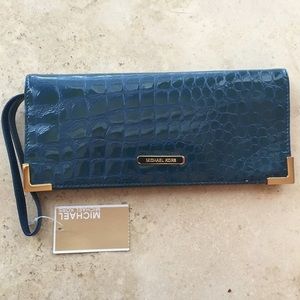 Michael Kors Beverly Clutch