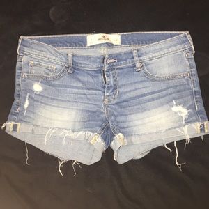 ✨ Hollister jean shorts ✨