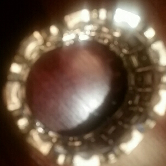 Jewelry - Picture 3 of 3