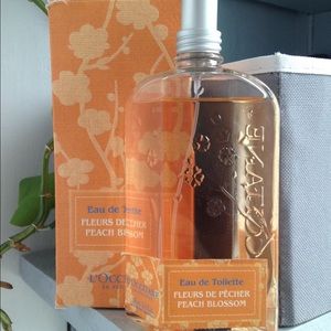 L'Occitane en Provence Peach Blossom perfume