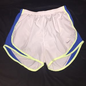 ✨ white nike dry fit running shorts ✨