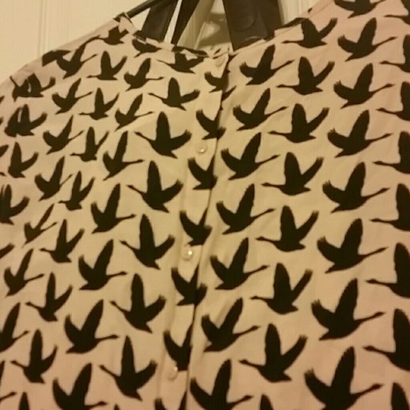 Light Pink Goose print Top - Picture 3 of 3