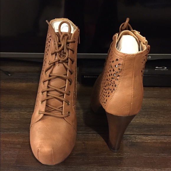 Booties Size 8 Brand New - Picture 4 of 4