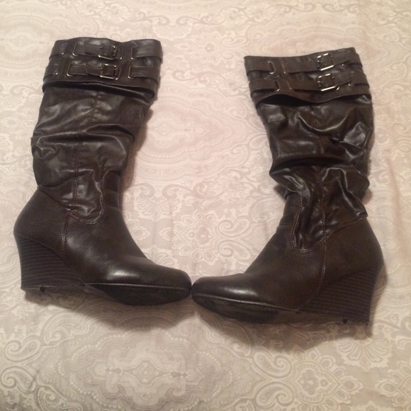 Shoes - Dark brown wedge boots