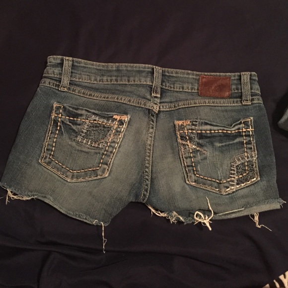 Shorts - Picture 2 of 3