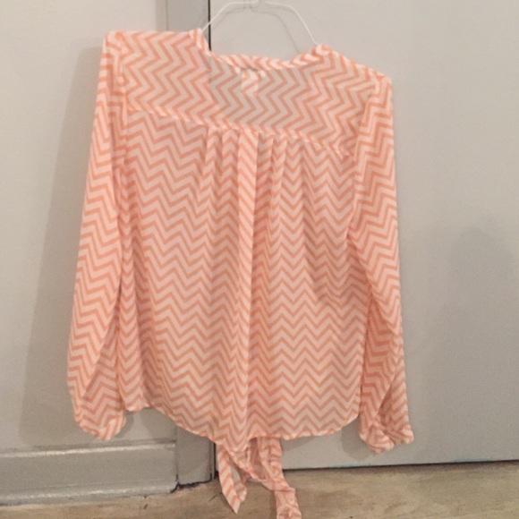 Summer button down shirt - Picture 2 of 4