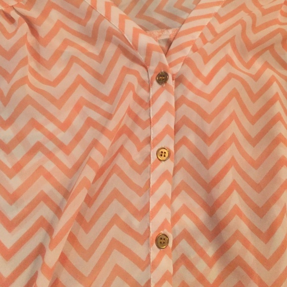 Summer button down shirt - Picture 3 of 4