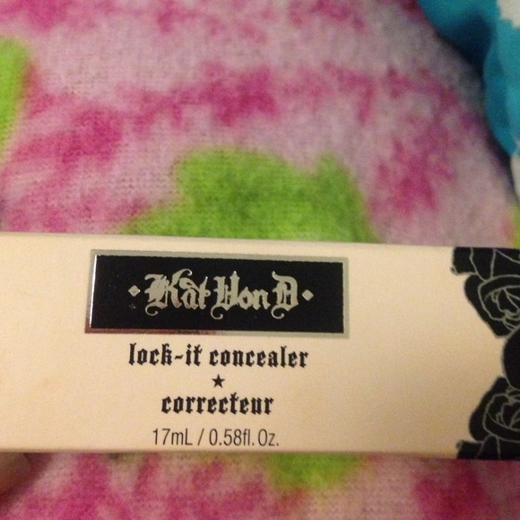 Kat Von D concealer