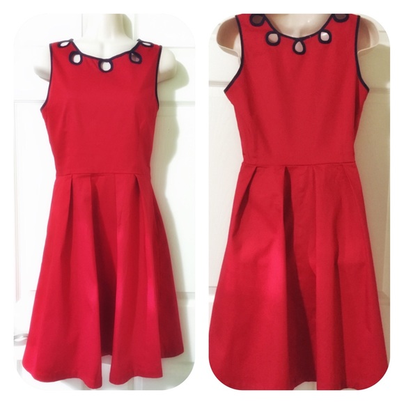 ⚡️NWOT⚡️AMELIA Keyhole Neckline Fit & Flare Dress - Picture 2 of 3