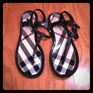 Authentic Burberry sandals. Traded w @stylemate