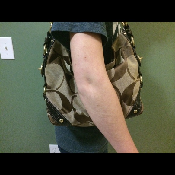 ☀️ Coach Shoulder Bag ☀️ - Picture 2 of 4