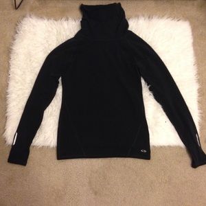 Form fitted workout long sleeve pullover top Nike