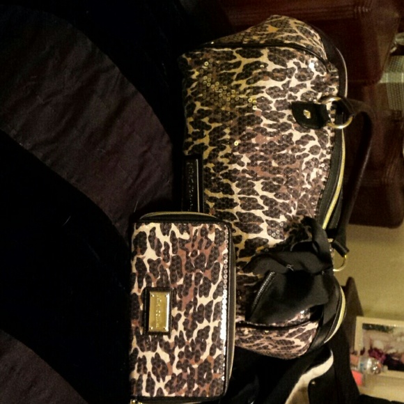 BETSEY JOHNSON LEOPARD HANDBAG