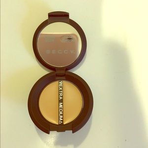 Becca full cover concealer in latte BRAND NEW