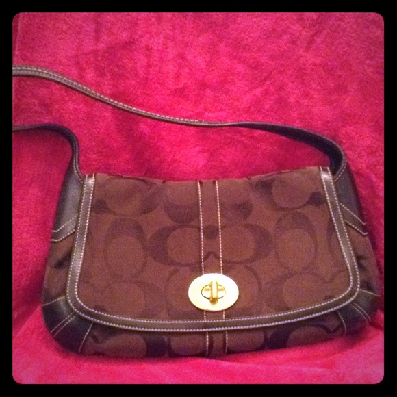 Authentic Coach Ergo Signature Flap Purse - Picture 1 of 2