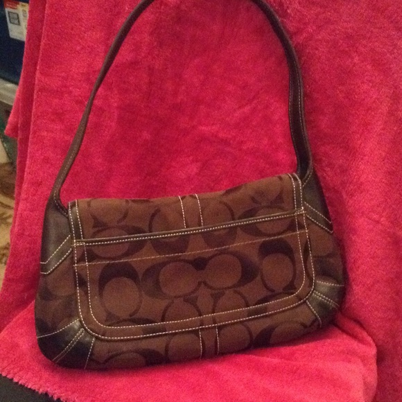 Authentic Coach Ergo Signature Flap Purse - Picture 2 of 2