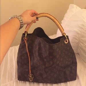 Not authentic LV bag