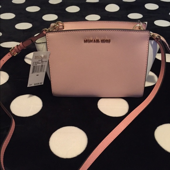 π« Sold on βοΈ Michael Kors Selma ππ - Picture 2 of 4