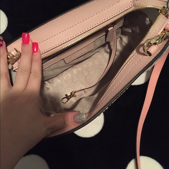 π« Sold on βοΈ Michael Kors Selma ππ - Picture 3 of 4