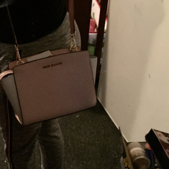 π« Sold on βοΈ Michael Kors Selma ππ - Picture 4 of 4