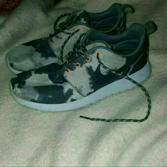 Nike roshe runs